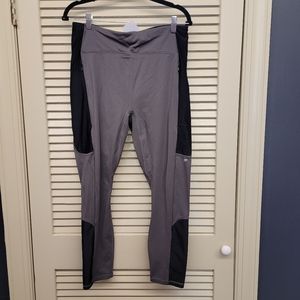 Motion365 yoga pant size s zip up pockets